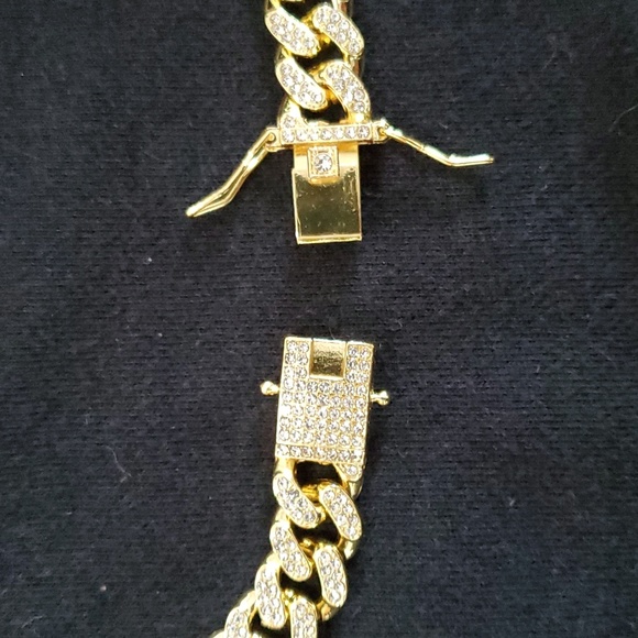 Brand New Golden Bling Bling Cuban Link Necklace - Picture 5 of 9